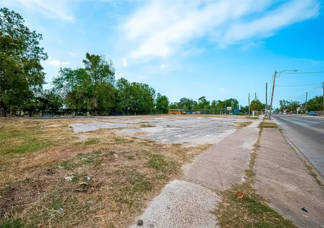 4th image of 5108 Scott St, Houston, TX 77004 | MLS# 96113851