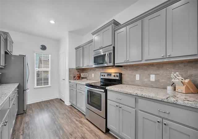 2nd image of 3431 Summerway Dr, College Station, TX 77845 | MLS# 78610688