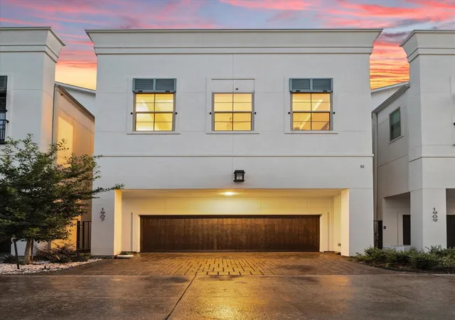 30th image of 1907 W 25th St, Houston, TX 77008 | MLS# 82887288
