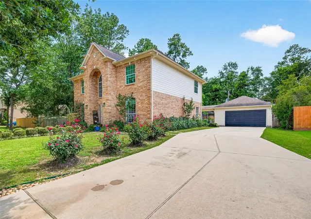 Photo 3 of Sale Pending at 18015 Bambridge Dr, Houston, TX 77090 | MLS# 38271799 | Listing updated on 2026-09-18