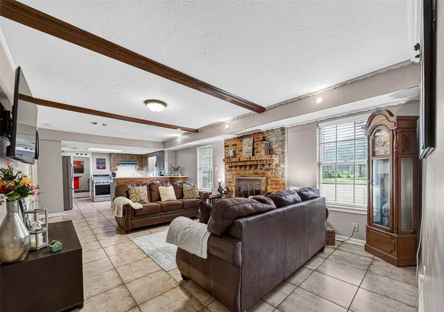 Photo 3 of Sale Pending at 4004 Longherridge Dr, Pearland, TX 77581 | MLS# 80603818 | Listing updated on 2026-09-14