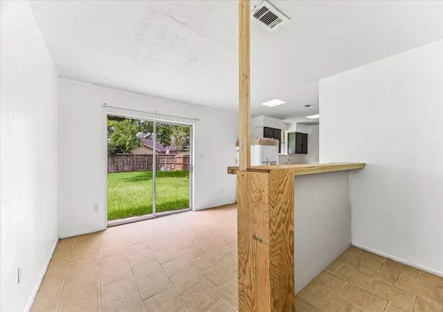 Photo 3 of Single family home for sale at 4915 Ridgewest St, Houston, TX 77053 | MLS# 87024389 | Listing updated on 2026-09-01