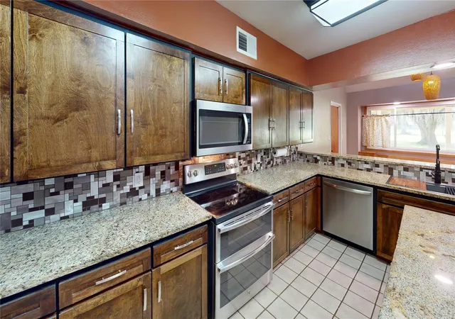 image of 5610 County Road 823, West Columbia, TX 77486 | MLS# 27587157