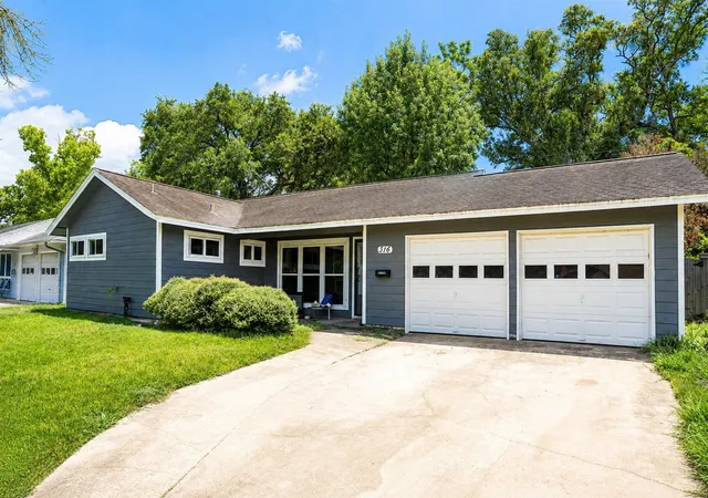 Photo 1 of Single family home for sale at 316 Carnation St, Lake Jackson, TX 77566 | MLS# 61506827 | Listing updated on 2026-09-02