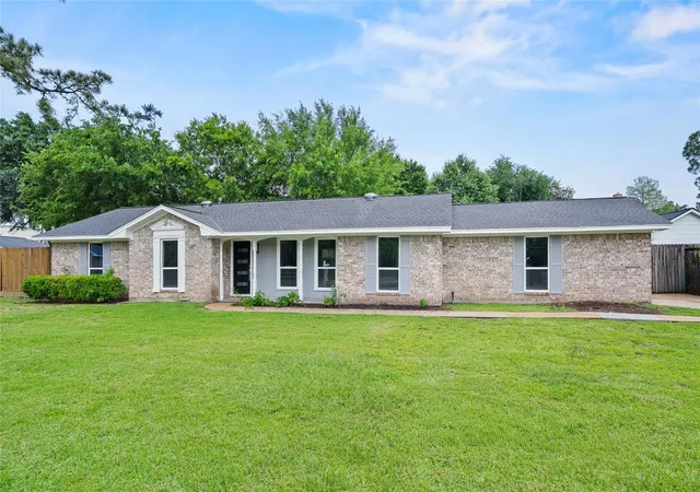 1st image of 6646 Bayou View Dr, Houston, TX 77091 | MLS# 30481702