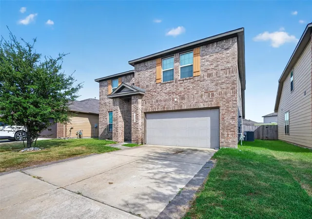 Photo 3 of Sale Pending at 13230 Vallentine Row Dr, Houston, TX 77044 | MLS# 29942529 | Listing updated on 2026-09-15