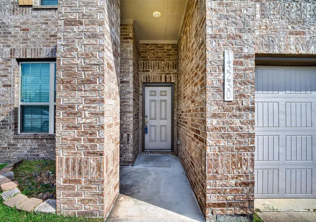 Photo 3 of Sale Pending at 13230 Vallentine Row Dr, Houston, TX 77044 | MLS# 29942529 | Listing updated on 2026-09-15