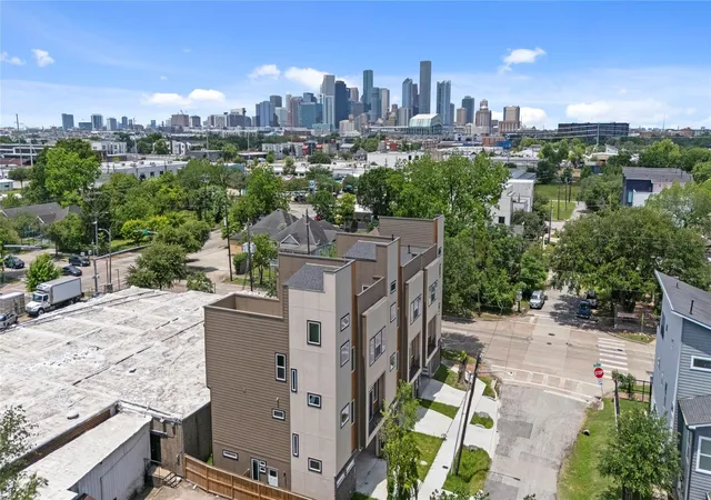 4th image of 3510 Saltus St, Houston, TX 77003 | MLS# 29482062