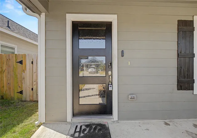 Photo 3 of Single family home for sale at 16606 Colleen Pl, Conroe, TX 77306 | MLS# 20050517 | Listing updated on 2026-09-19