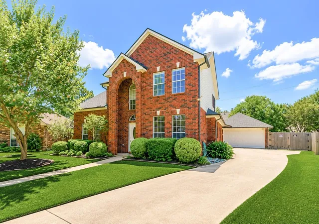 Photo 2 of Sale Pending at 1723 Park Ridge Dr, Katy, TX 77450 | MLS# 11691414 | Listing updated on 2026-09-17