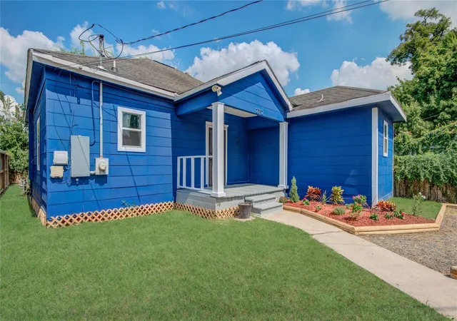 Photo 3 of Single family home for sale at 2712 Link Rd, Houston, TX 77009 | MLS# 96919831 | Listing updated on 2026-07-15