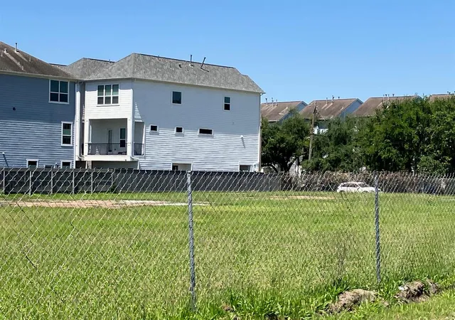 Photo 2 of Land for sale at 1402 Palmer, Houston, TX 77003 | MLS# 86284140 | Listing updated on 2025-05-20