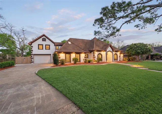 Photo 3 of Sale Pending at 1205 Tall Pines Dr, Friendswood, TX 77546 | MLS# 35023854 | Listing updated on 2026-09-16