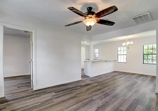 3rd image of 513 Mayford St, Houston, TX 77076 | MLS# 18341025