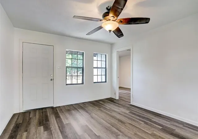 4th image of 513 Mayford St, Houston, TX 77076 | MLS# 18341025