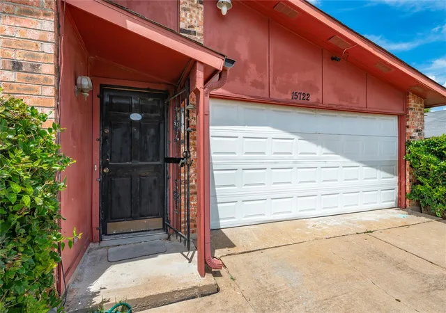 Photo 2 of Single family home for sale at 15722 Corsair Rd, Houston, TX 77053 | MLS# 17318431 | Listing updated on 2026-08-25