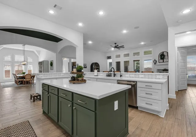 4th image of 4803 Bernard Dr, Rosharon, TX 77583 | MLS# 53913768