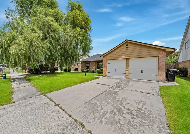 Photo 2 of Single family home for sale at 11414 Chelsea Walk Dr, Houston, TX 77066 | MLS# 42860716 | Listing updated on 2026-09-02