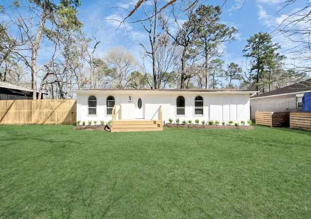 Photo 2 of Single family home for sale at 10804 Longleaf Dr, Conroe, TX 77385 | MLS# 66484210 | Listing updated on 2026-08-21