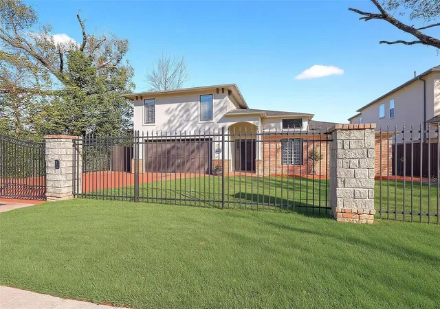 3rd image of 1514 Jacquelyn Dr, Houston, TX 77055 | MLS# 11907895