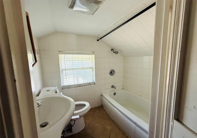 16th image of 446 Zoe St, Houston, TX 77020 | MLS# 66993007