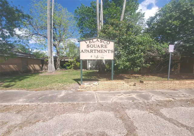 2nd image of 708 N Velasco St #N, Angleton, TX 77515 | MLS# 3089724