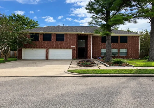 Photo 1 of Single family home for sale at 10702 Allens Landing Dr, Houston, TX 77065 | MLS# 52340710 | Listing updated on 2026-09-19