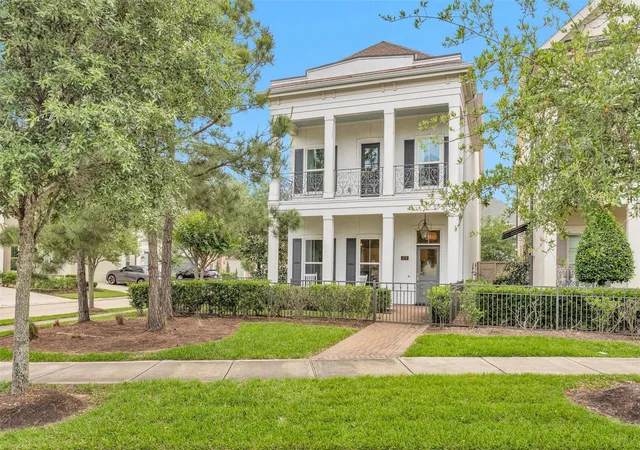 Photo 2 of Single family home for sale at 270 Green Blvd, Conroe, TX 77384 | MLS# 64347003 | Listing updated on 2026-06-14