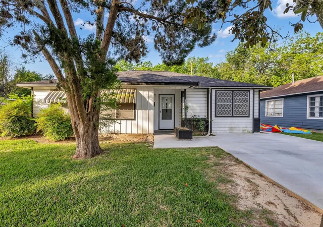 Photo 1 of Sale Pending at 1901 Texoma St, Baytown, TX 77520 | MLS# 85038754 | Listing updated on 2026-09-13
