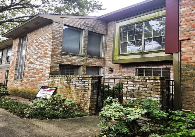 Townhouse for sale at 7971 Kendalia Dr, Houston, TX 77036 | MLS# 17275872