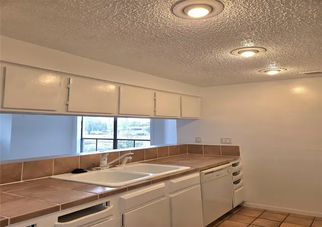 11th image of 10154 Waterstone Dr, Houston, TX 77042 | MLS# 52460913