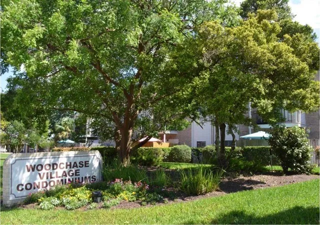 2nd image of 10154 Waterstone Dr, Houston, TX 77042 | MLS# 52460913