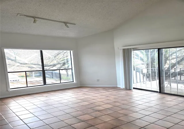 3rd image of 10154 Waterstone Dr, Houston, TX 77042 | MLS# 52460913