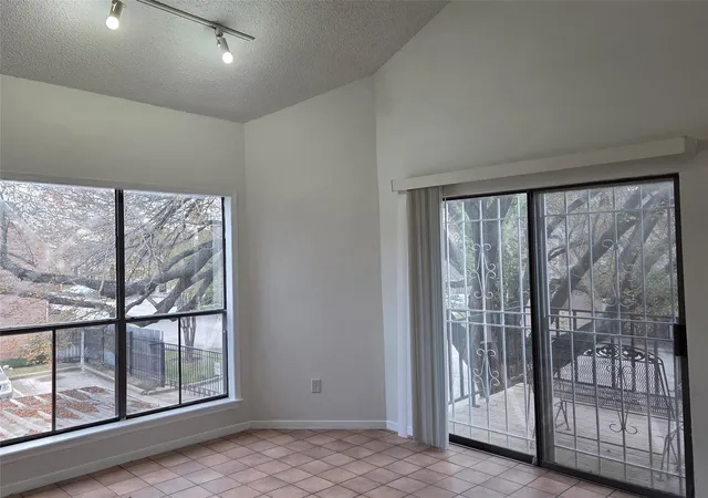 5th image of 10154 Waterstone Dr, Houston, TX 77042 | MLS# 52460913