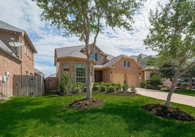 Photo 2 of Single family home for sale at 19714 Ter Cliff Ct, Richmond, TX 77407 | MLS# 76231590 | Listing updated on 2026-08-30