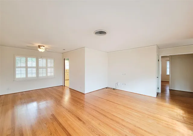 Photo 2 of Single family home for sale at 5442 Kinglet St, Houston, TX 77096 | MLS# 54972354 | Listing updated on 2026-07-24