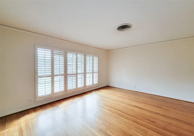 Photo 3 of Single family home for sale at 5442 Kinglet St, Houston, TX 77096 | MLS# 54972354 | Listing updated on 2026-07-24
