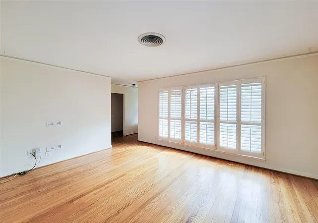 Photo 3 of Single family home for sale at 5442 Kinglet St, Houston, TX 77096 | MLS# 54972354 | Listing updated on 2026-07-24