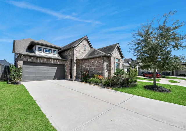 3rd image of 2410 Manor Valley Ln, Missouri City, TX 77459 | MLS# 48425618