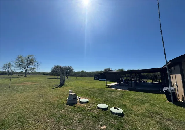 Homes for sale in Wallis, TX | 1904 Dodge Ln, Wallis, TX 77485 | MLS# 83079575