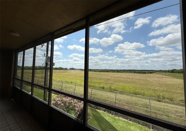 13th image of 10555 Turtlewood Ct #2011, Houston, TX 77072 | MLS# 40715468