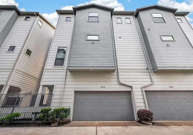 Homes for sale in Houston, TX | 1512 Beall St, Houston, TX 77008 | MLS# 85442588