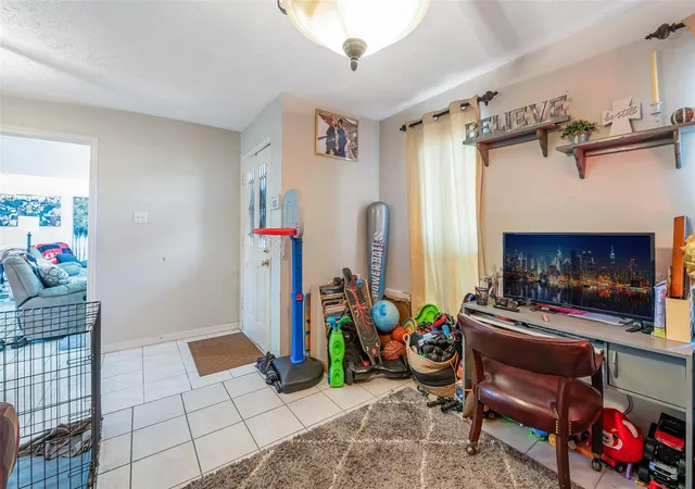 Photo 4 of Single family home for sale at 10827 Braes Forest Dr, Houston, TX 77071 | MLS# 16220107 | Listing updated on 2026-07-28