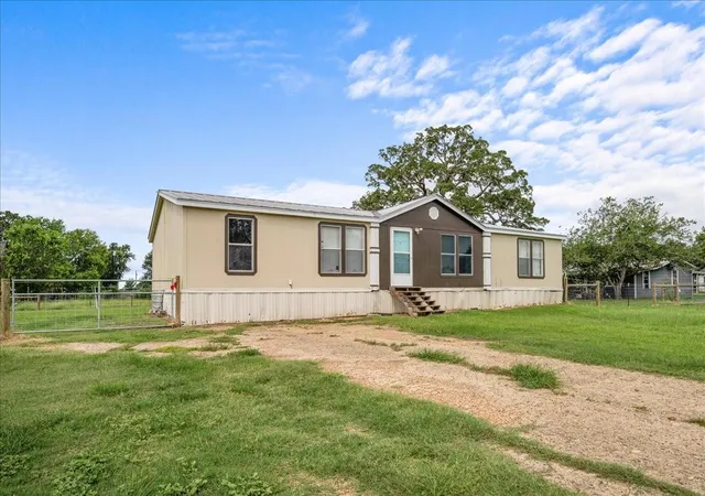 Homes for sale in Ellinger, TX | 204 E Fayette St, Ellinger, TX 78938 | MLS# 55721792