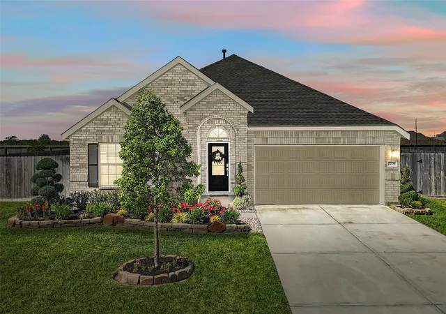 1st image of 7206 Oakmont Ave, Baytown, TX 77523 | MLS# 49617514