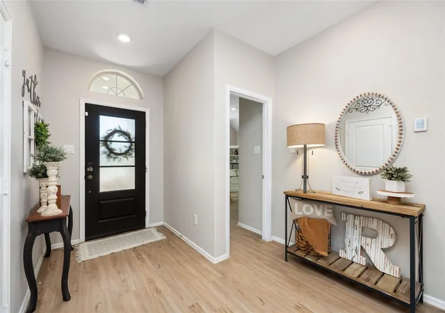 Photo 4 of Single family home for sale at 7206 Oakmont Ave, Baytown, TX 77523 | MLS# 49617514 | Listing updated on 2026-07-17