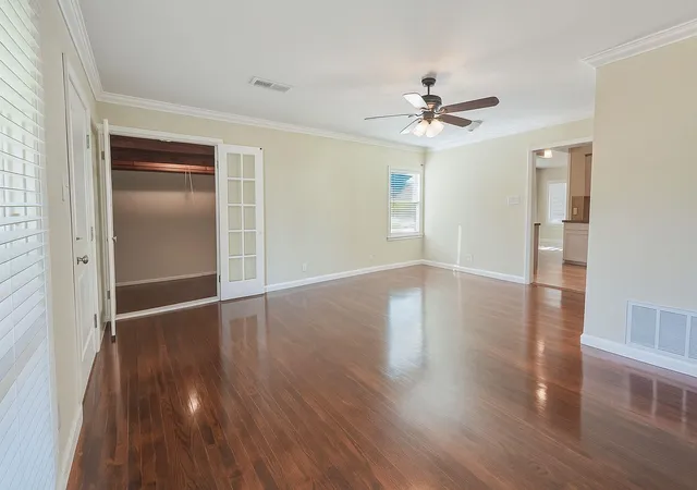 Photo 3 of Single family home for sale at 118 Whiting St, Galveston, TX 77550 | MLS# 52587455 | Listing updated on 2026-10-03