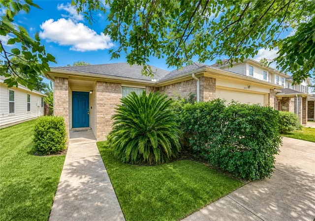 Photo 2 of Sale Pending at 7602 Drifting Willow Ct, Cypress, TX 77433 | MLS# 11328785 | Listing updated on 2026-09-07