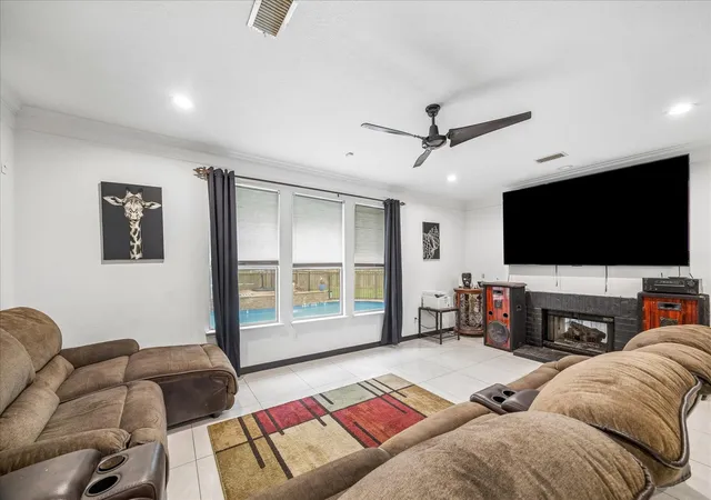 Photo 3 of Single family home for sale at 6334 Shoreview Ct, Humble, TX 77346 | MLS# 66547358 | Listing updated on 2026-04-07