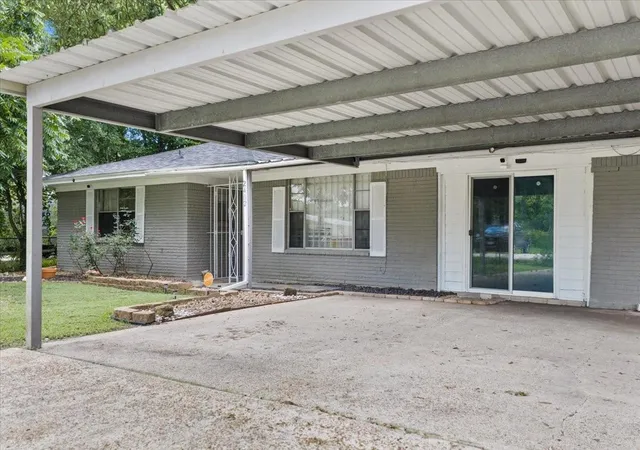 Homes for sale in Baytown, TX | 2402 Hodges St, Baytown, TX 77521 | MLS# 92421760